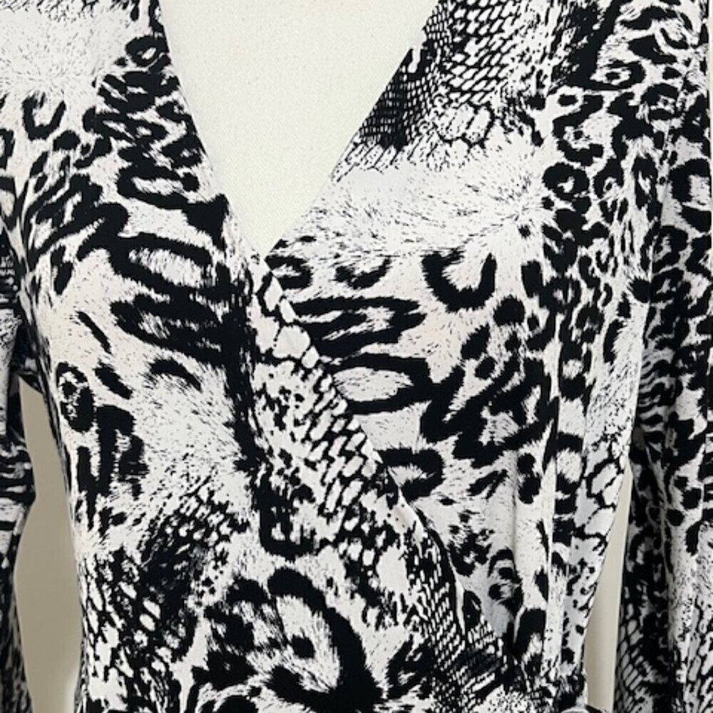 Peter Nygard Black and White Animal Print Surplice Faux Wrap Dress Size M - Picture 2 of 6